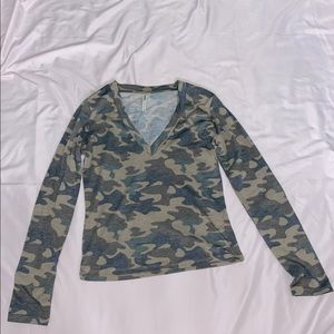 camouflage cropped long sleeve
